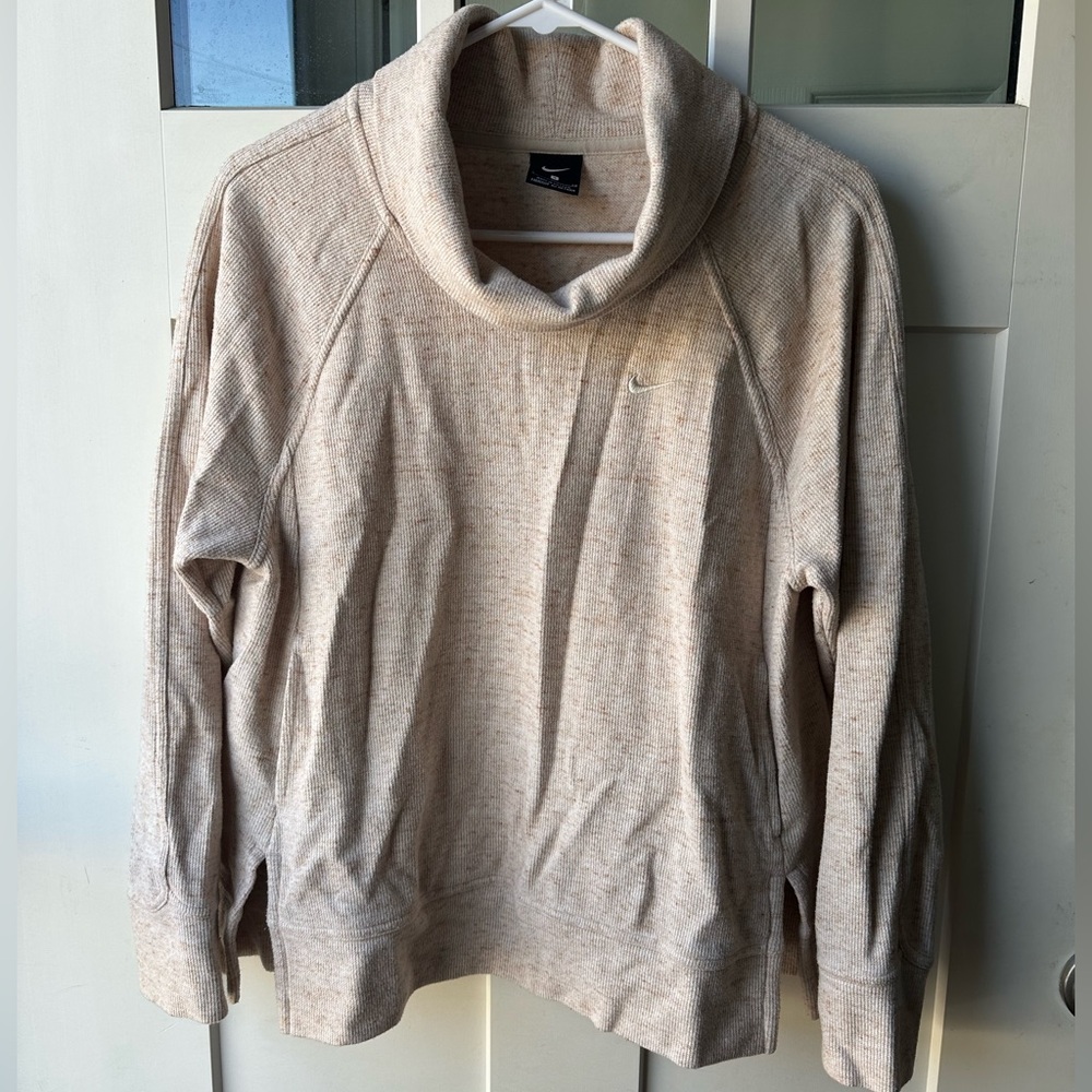 NIKE Sweater